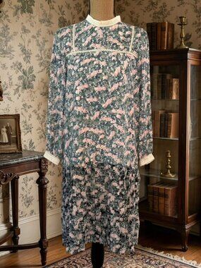 Vintage Thursday Island Cottagecore Wildflower Tiered lace pleat Midi dress S
